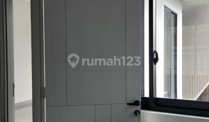 Baru Gress Imperial Golf Pakuwon Indah Split Level High Quality