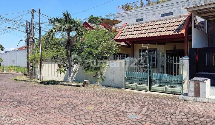 Rumah Nirwana Eksekutif Strategis Merr Surabaya Row Lebar 3 Mobil