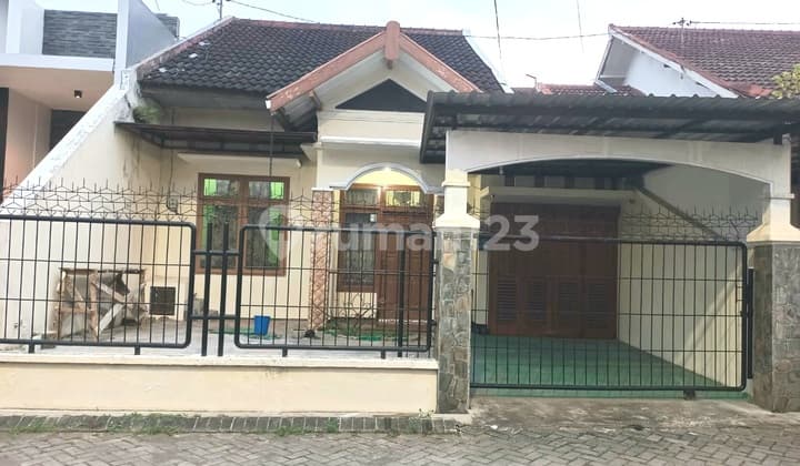 Rumah dengan 7 Kamar Tidur di Tidar, Malang