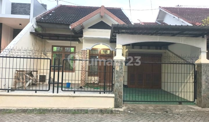 Rumah dengan 7 Kamar Tidur di Tidar, Malang