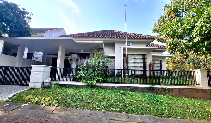 Rumah Posisi Hook Di Villa Puncak Tidar Malang