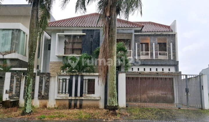 Rumah Besar Dengan 5 Kamar Tidur Di Araya Golf Malang Rumah