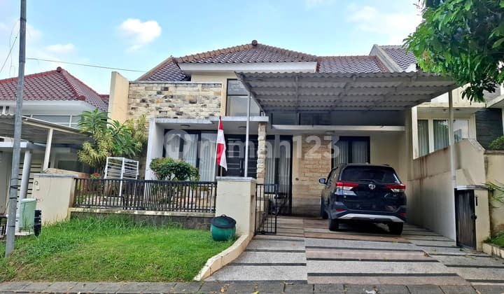 5 Bedroom House In Villa Puncak Tidar Malang