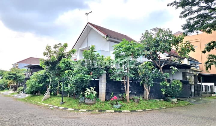 Rumah Hook Dengan 3+1 Kamar Tidur Di Permata Jingga Soehat