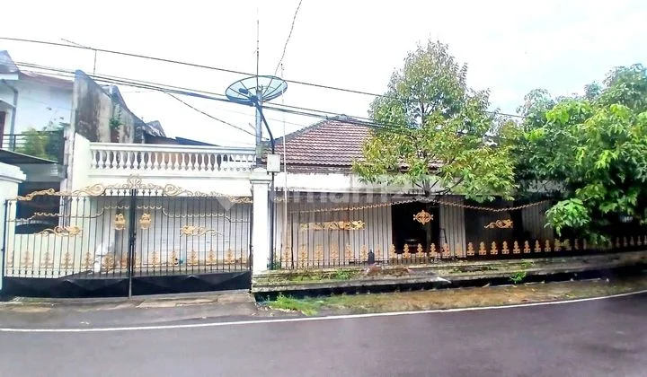 Rumah Besar Dengan.4+1 K. Tidur di Area Tidar Bawah Malang Rumah Besar Dengan.4+1 K. Tidur di Area Tidar Bawah Malang