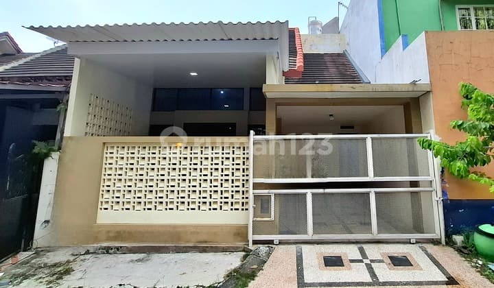 Rumah 4 Kamar Tidur Di Permata Jingga Dekat Green Orchid