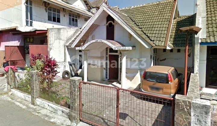 Rumah Besar Hitung Tanah di Gadang Asri Malang