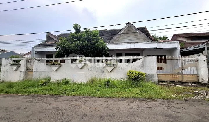 Rumah dengan 7 Kamar Tidur di Bukit Dieng Malang Rumah dengan 7 Kamar Tidur di Bukit Dieng Malang
