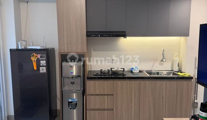 Apartment Full Furnished Type Studio Akses Langsung ke Stasiun KRL