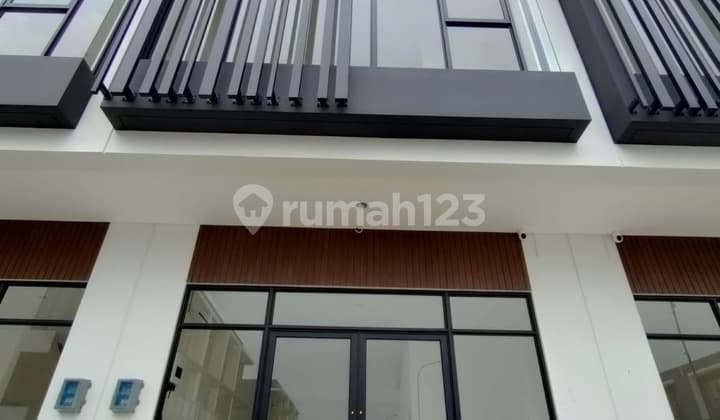 Ruko Hampton Walk
