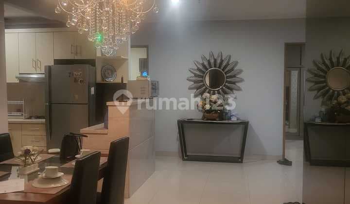Apartemen Hampton Park 2 Kamar Tidur Furnished