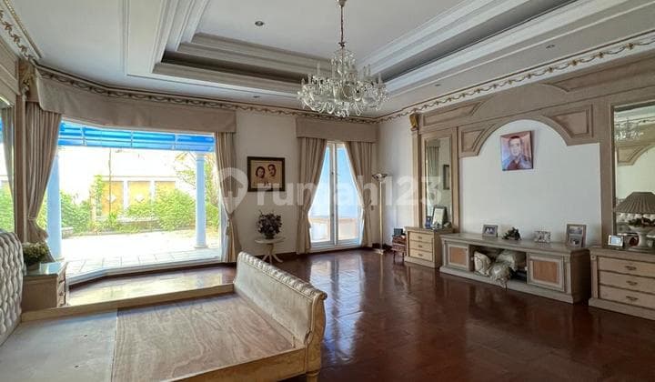 Bukit Gading Villa K.Gading Area 991m² Building 831m² Certificate 4 BR Corner Fully Furnished
