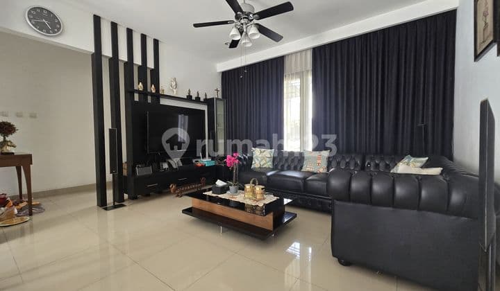 Dijual Rumah Nyaman Asri ada Pool Fenomerad Residence