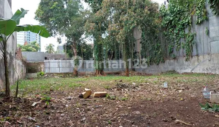 Land on Bangka Street for Sale, Suitable for Business or Residence
