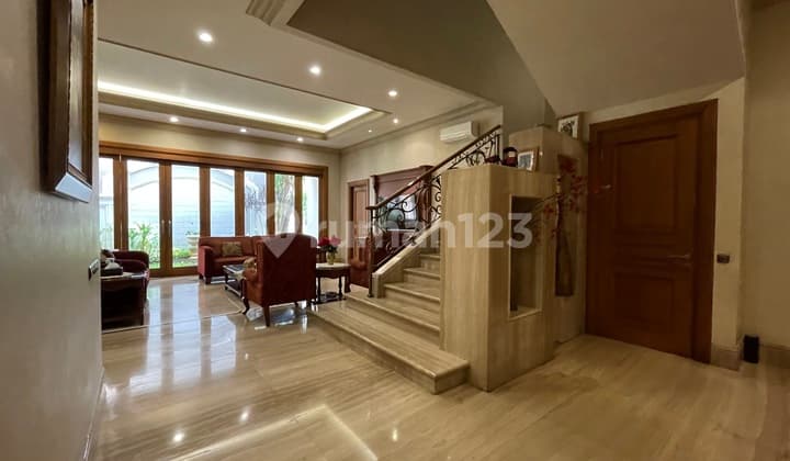 Menteng Jakpus Rumah Mewah Marmer Klasik Halaman Luas Dijual