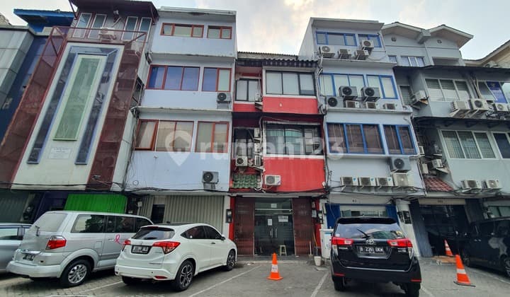 Grand Wijaya Ruko Strategis 3 Lantai Cocok Untuk Usaha