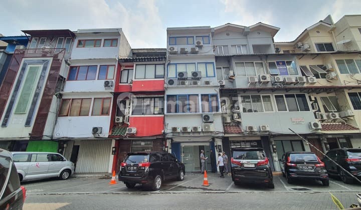 Grand Wijaya Center Ruko 3 Lantai Cocok Untuk Kantor Dijual