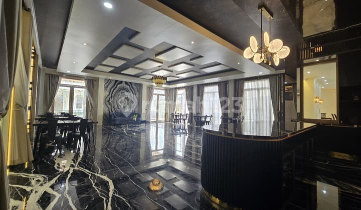 Dijual Rumah Mewah Siap Huni Gaya American Classic Jaksel