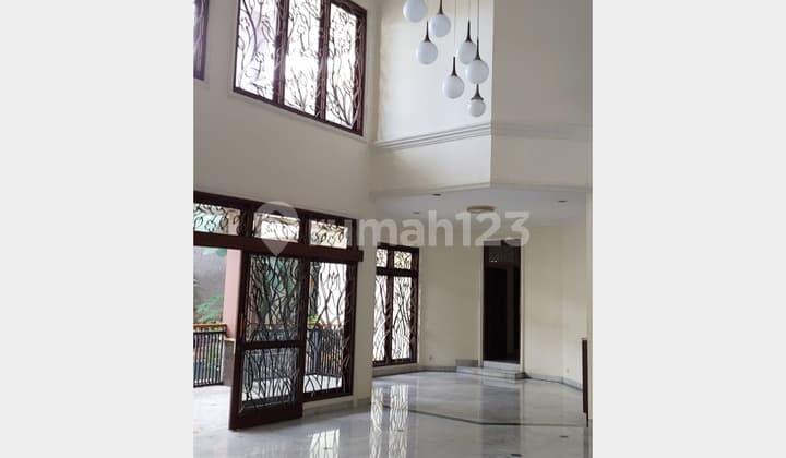 Disewakan Rumah bisa untuk Kantor lokasi Cipete dekat MRT nyaman dan tenang