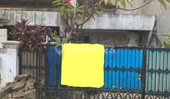 Dijual Rumah Tua Hitung Tanah di Cempaka Putih