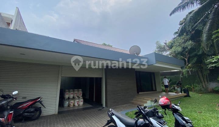 Disewa Rumah Asri Dan Strategis di Pondok Indah