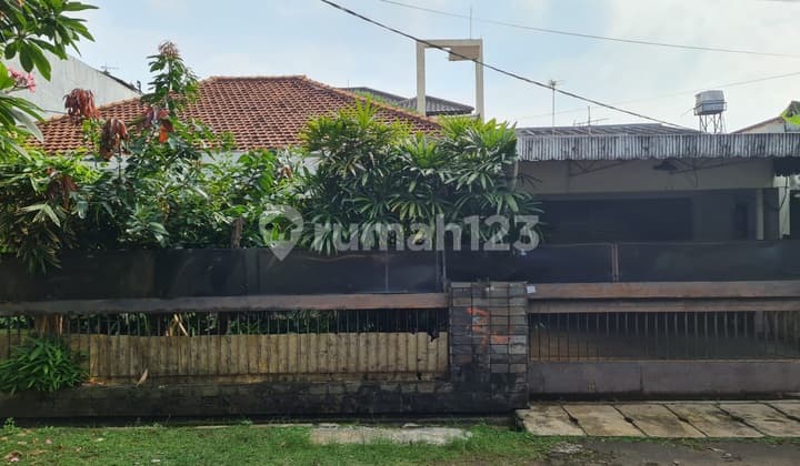 For Sale Old House Land Only Wide Road Fits 3 Cars In Tebet
