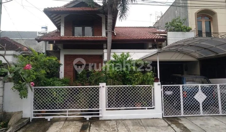 Rumah Bagus Terawat Di Pondok Indah