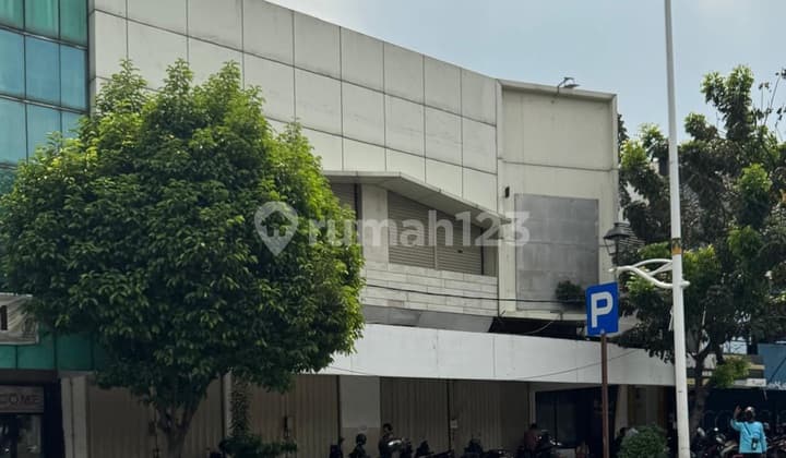 For Rent Commercial Space by the Road in Central Jakarta