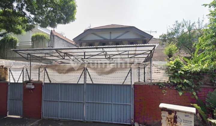 Dijual Bu Rumah Depan Taman Jalan Lebar di Pondok Indah
