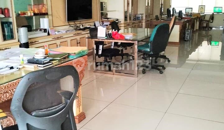 3 RUKO GANDENG KEBON JERUK LOKASI STRATEGIS COCOK UNTUK KANTOR / RESTO / BANK