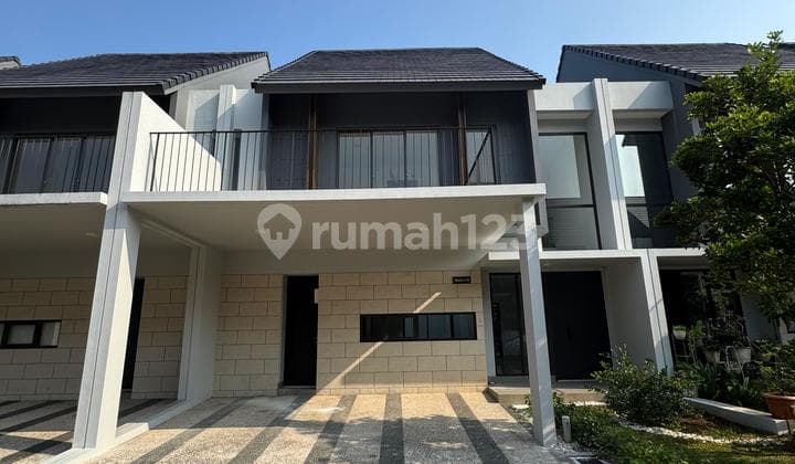 Wisteria Basilia Cakung House 9x16, 4+1BR, Includes Attic and Sky Balcony.