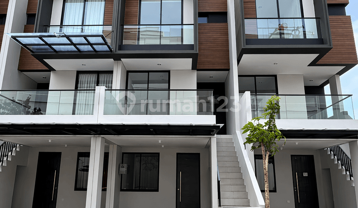 Rumah 3Lt Cluster Piano Golf Island Pik 5X15 75M2 3+1Kt Hadap Barat