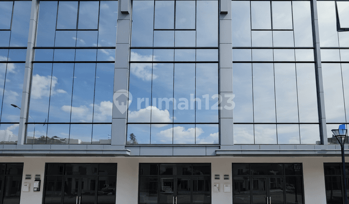 Ruko Osaka Pik 2 4,5X15 Type High Ceiling Hadap Jalan Raya Kawasan Ramai