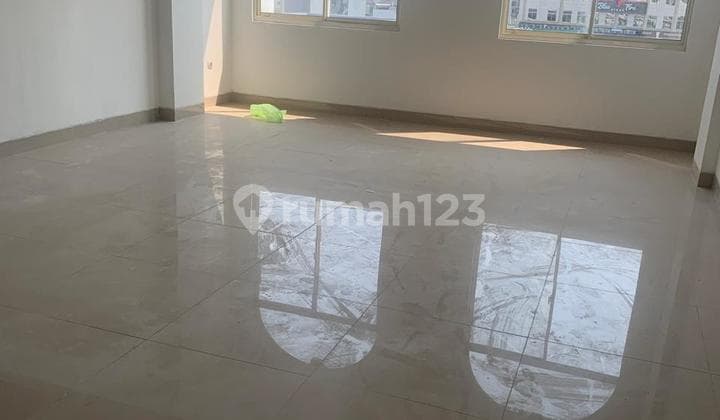 For Sale Cheap Fast Golf Island Shop House Tidy Ready to Live In Neat