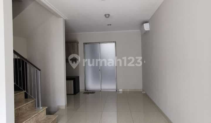 Indonesian: Di Sewa Cepat Murah Rumah Golf Island 6X15 Rapi Siap Huni
Translation: Quick Cheap Rent Golf Island House 6X15 Neat Ready to Occupy