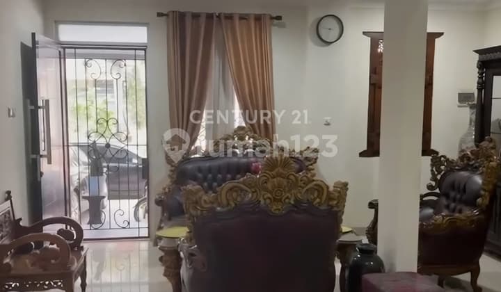 RUMAH DI PERUMAHAN METLAND TRANSYOGI CILEUNGSI