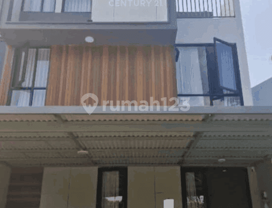 RUMAH SIAP HUNI DI KOTA WISATA CIBUBUR