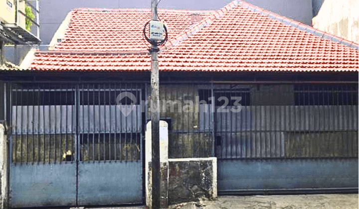 Rumah Klasik 1 Lantai di Jantung Ibukota Cideng Barat