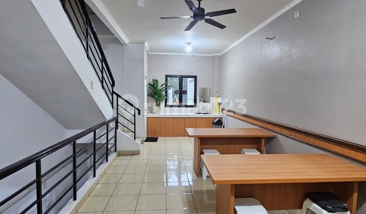 Ruko 3 Lantai Siap Pakai di Glaze Gading Serpong - Lokasi Strategis, Harga Nego!