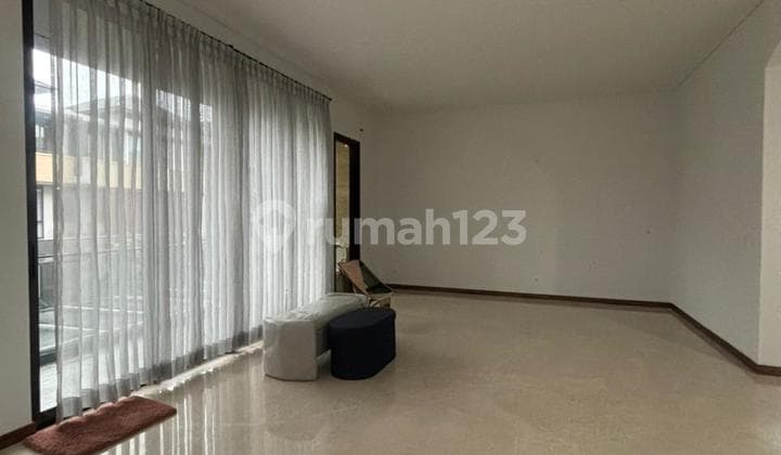 Disewakan Rumah Semi Furnished di Zora Bsd