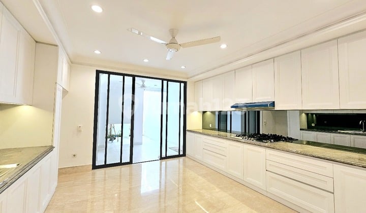 Foe Sale Rumah di Kebayoran Baru