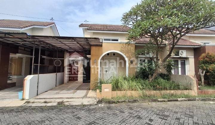 Rumah Solo Dijual Murah Dekat Kampus STIES Surakarta