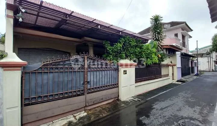 Solo House for Sale Near Solo Paragon Mall