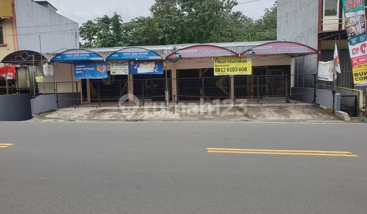 Di jual Gedung Showroom 1 lantai plus 2,5 lantai basement