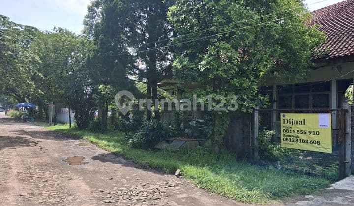 Bebas Banjir, 2 Lantai, Dekat Pusat Perbelanjaan,