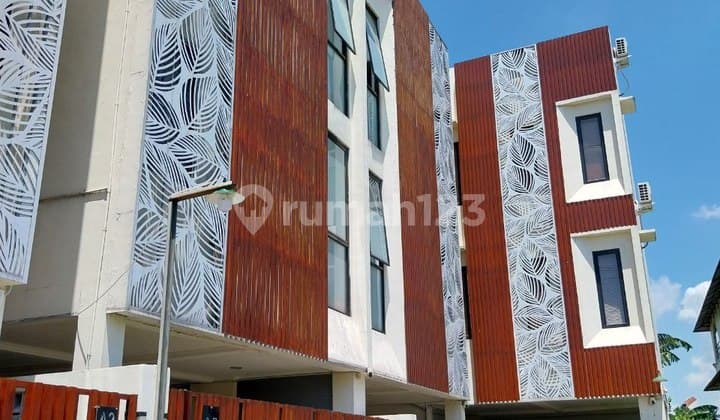 For Sale Active Rented Boarding House, 400 Meters from UI Depok Campus