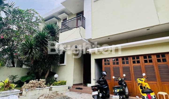 SEWA RUMAH ELIT KAWASAN KEMANG, JAKARTA SELATAN. LOKASI STRATEGIS, DEKAT LIPPO MALL KEMANG