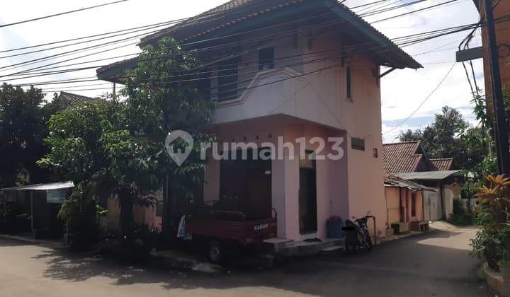 Rumah Tengah Kota 2.5 Lantai di Mohamad Toha