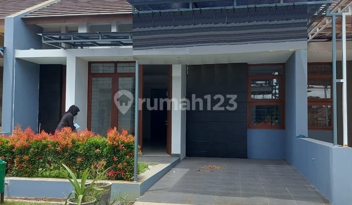 Rumah Cantik Dalam Komplek di Cherry Field, Ciganitri