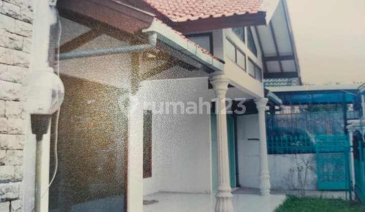 Rumah Vintage Nyaman Huni di Buah Batu
